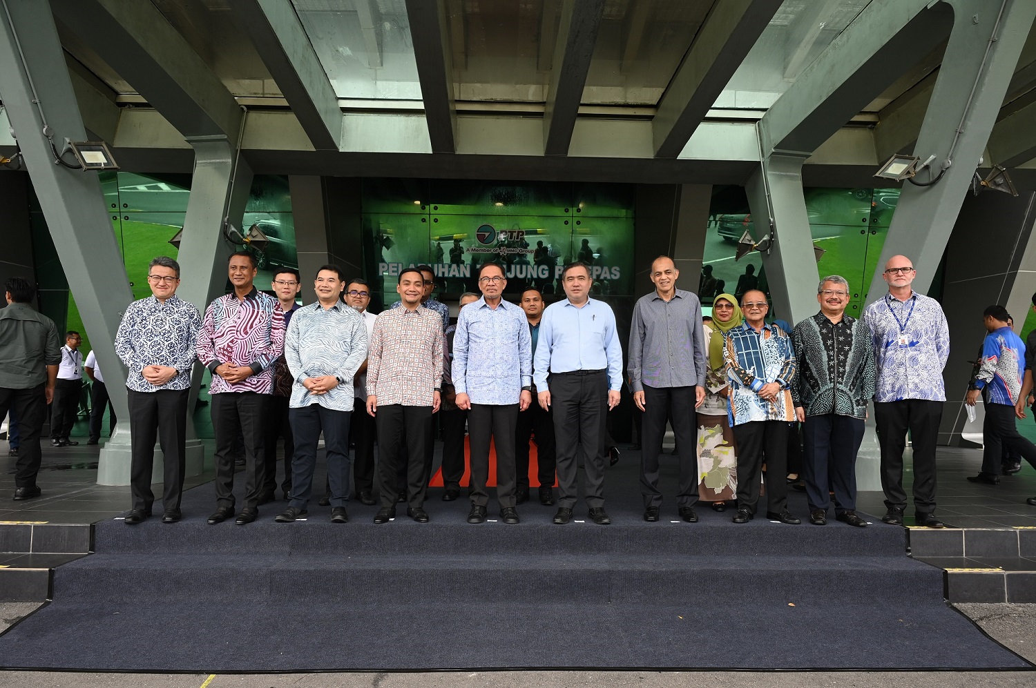 PTP Photo 1 YAB PM Group Photo